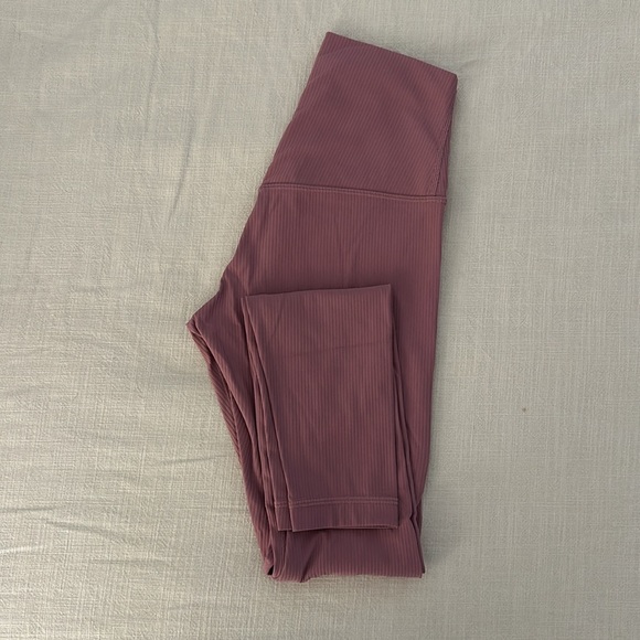 Lululemon Size 6 Mauve Ribbed Leggings - Picture 3 of 5